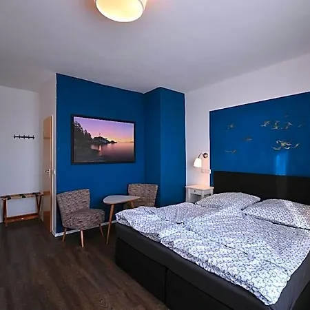 Sonnenschein - Spielerei Im Sonnenschein Hotel
