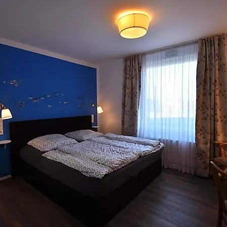 Sonnenschein - Spielerei Im Sonnenschein Hotel